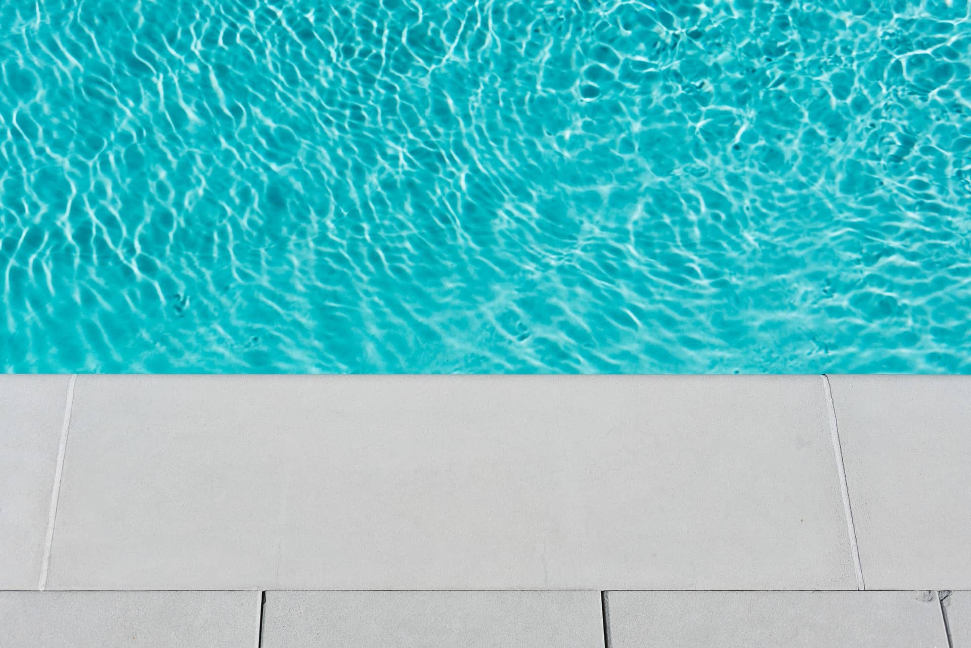 Comment entretenir une piscine avec du chlore tout au long de l’année ?